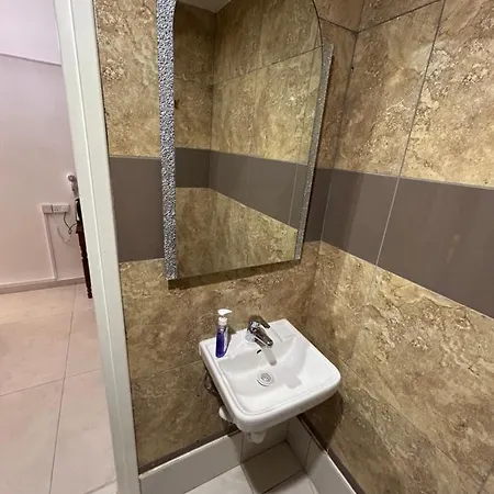 Kipros Πανσιόν *